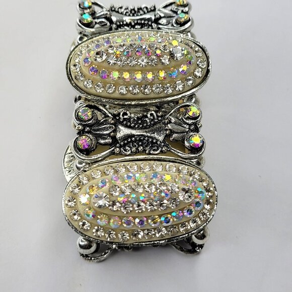 White Crystal Casual Stretch Bracelet - Picture 5 of 11